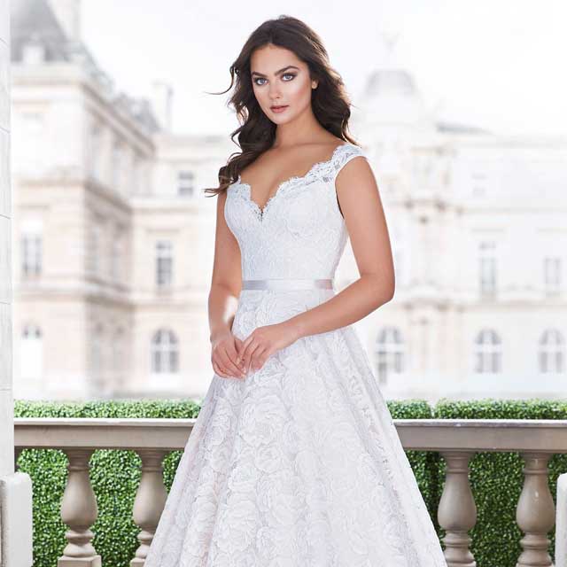 Paloma Blanca wedding dress